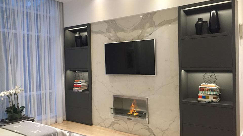 Four Ways to Decorate Your Fireplace This Fall